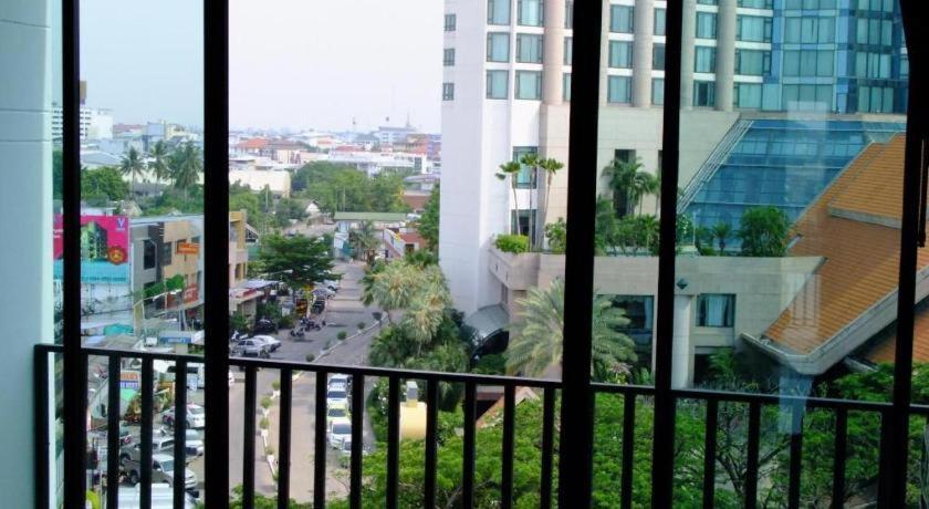 Chada Veranda Hotel Хон Каен Экстерьер фото